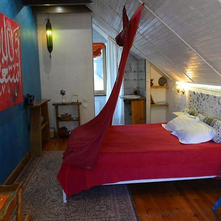 Romantic Guest House Kamjanets-Podilsky Buitenkant foto