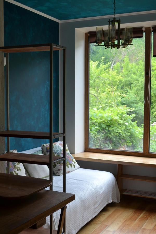 Romantic Guest House Kamjanets-Podilsky Buitenkant foto