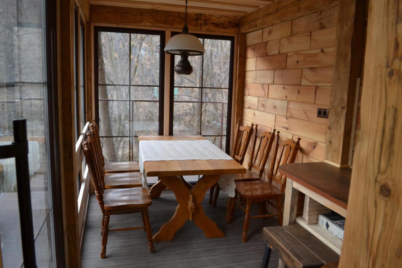 Romantic Guest House Kamjanets-Podilsky Buitenkant foto