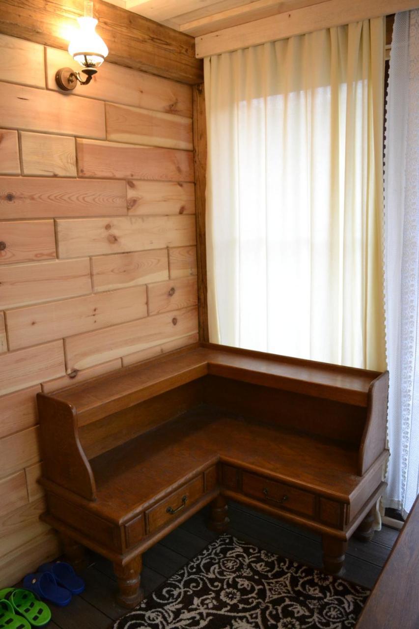 Romantic Guest House Kamjanets-Podilsky Buitenkant foto